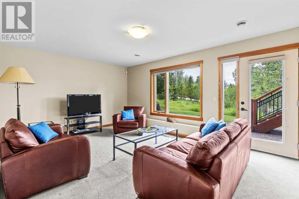 2, 101 Armstrong AVENUEPLACE