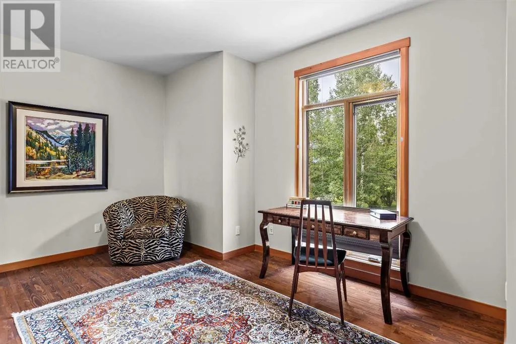 2, 101 Armstrong AVENUEPLACE