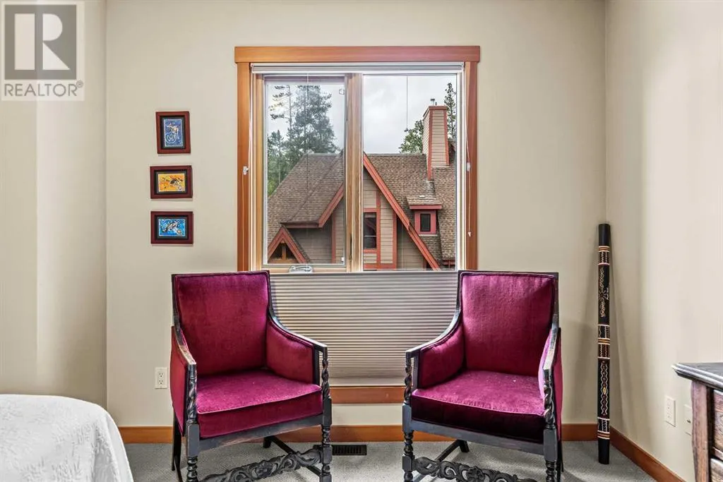 2, 101 Armstrong AVENUEPLACE