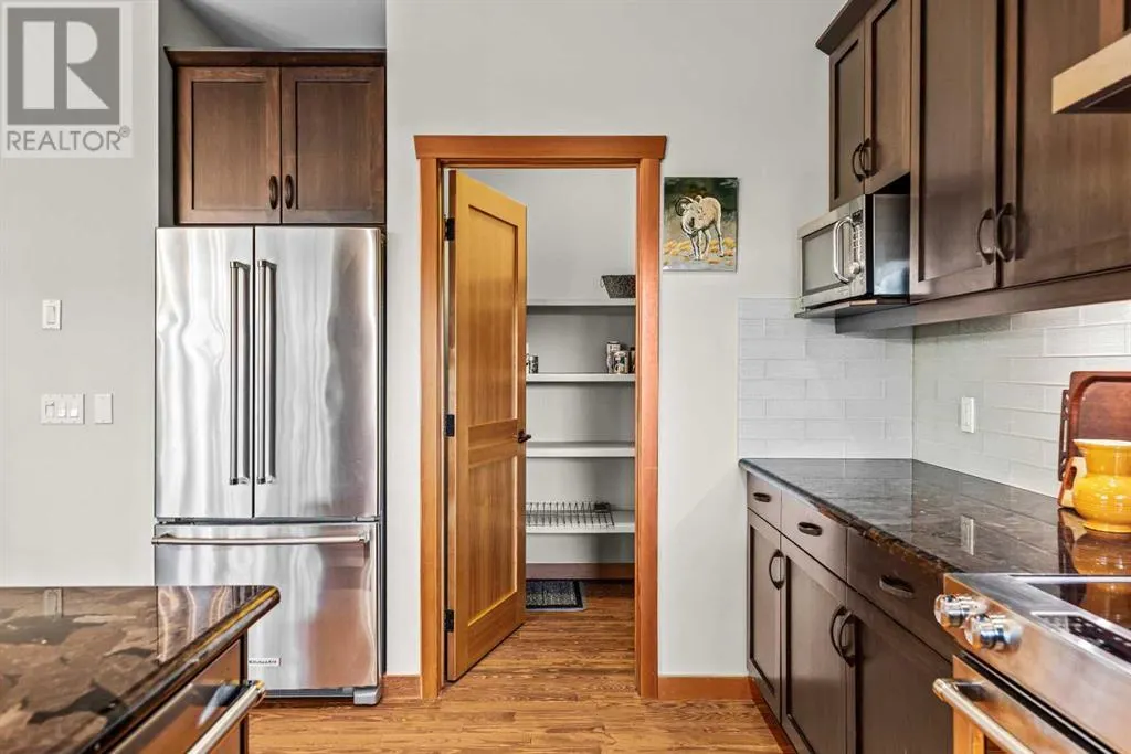2, 101 Armstrong AVENUEPLACE
