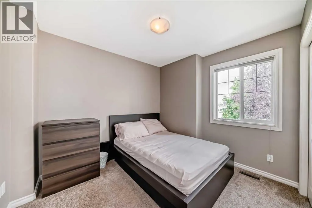 116, 100 Coopers Common SW