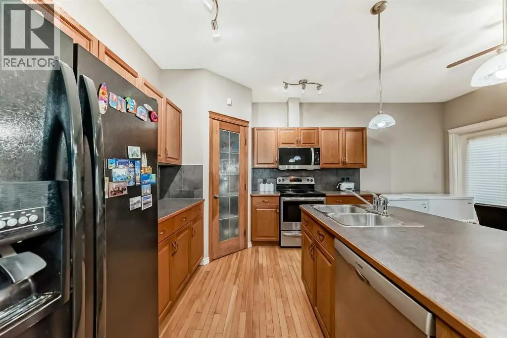 116, 100 Coopers Common SW