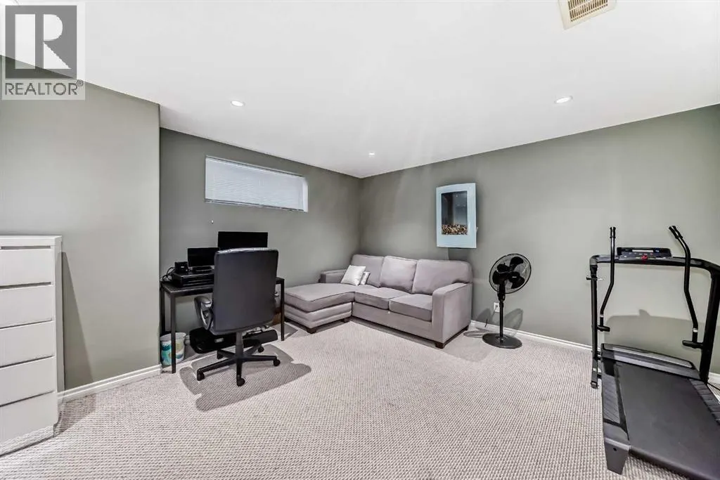 116, 100 Coopers Common SW