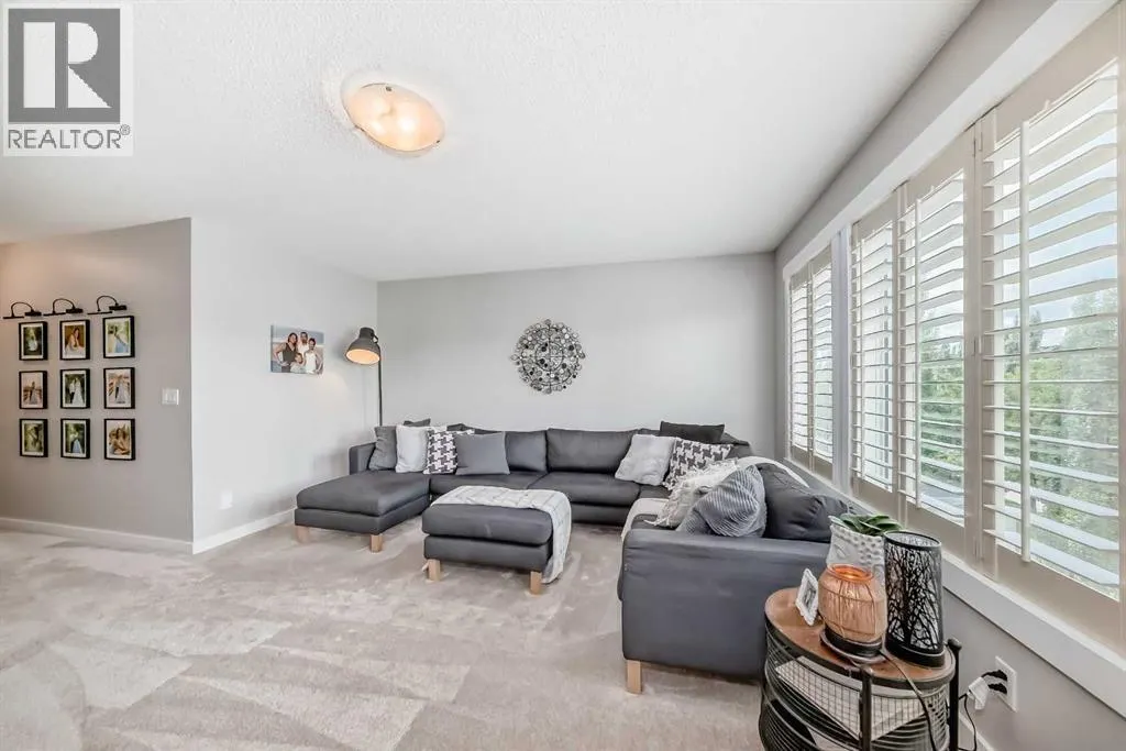 263 Coopers Hill SW