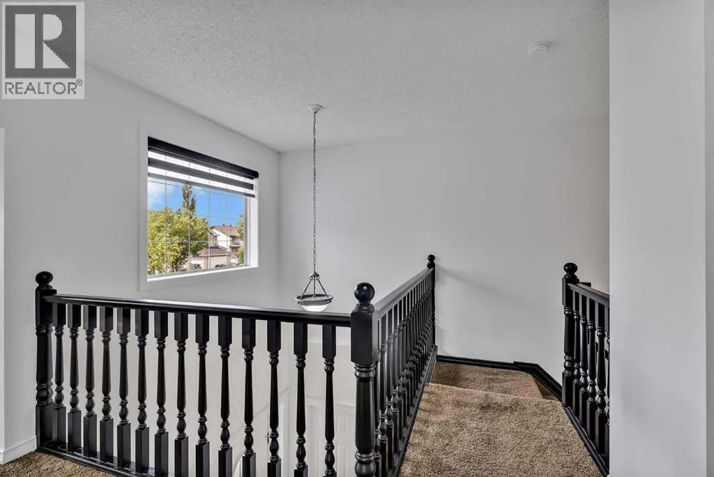 135 West Lakeview Passage