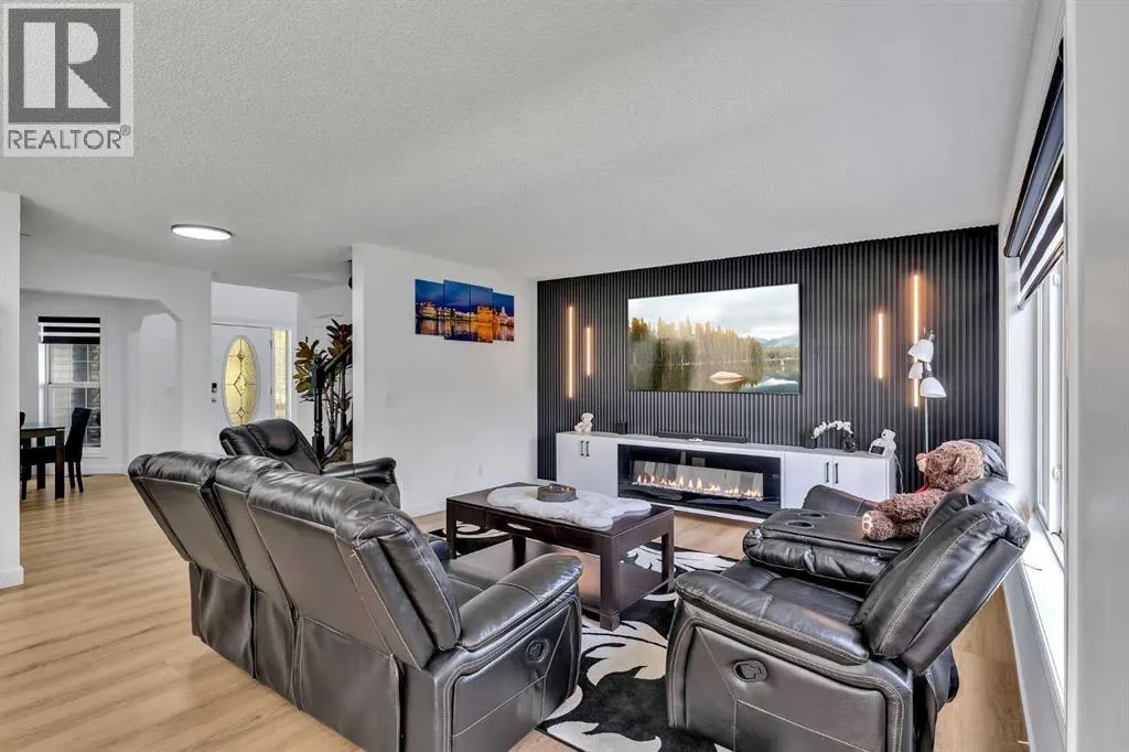 135 West Lakeview Passage