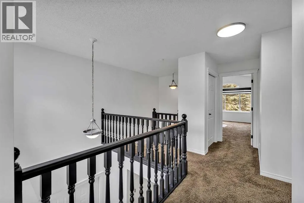 135 West Lakeview Passage