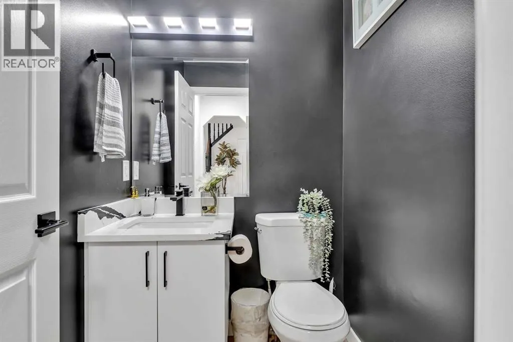 135 West Lakeview Passage