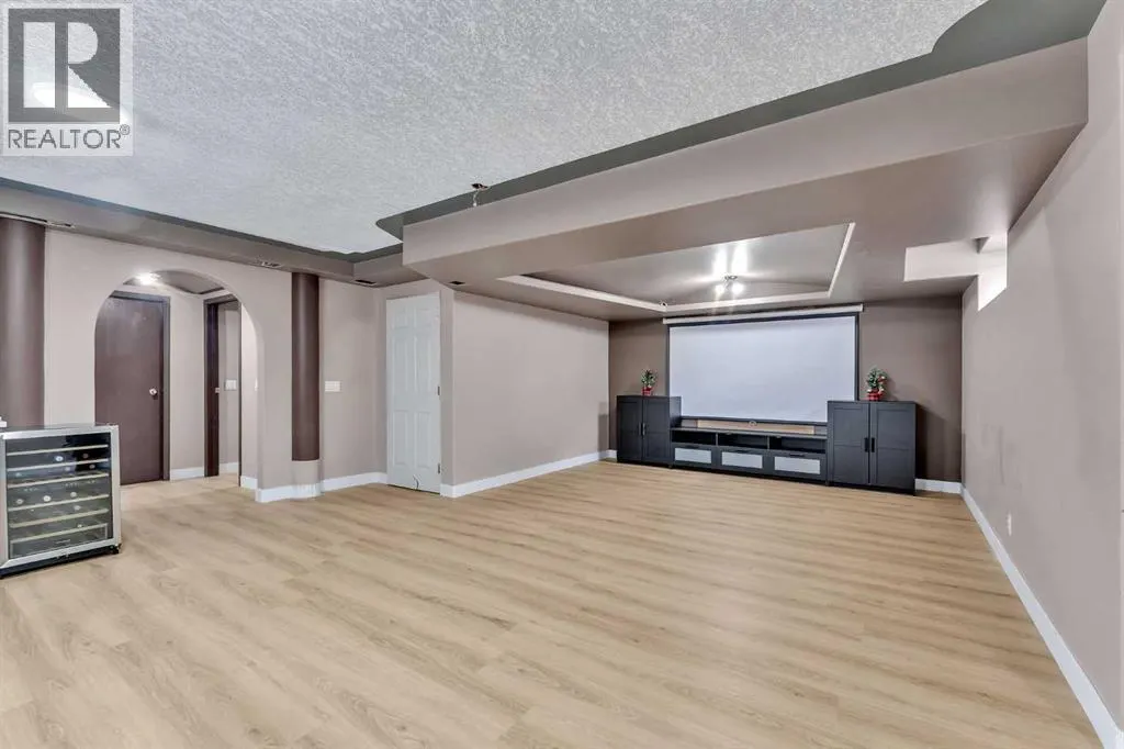 135 West Lakeview Passage