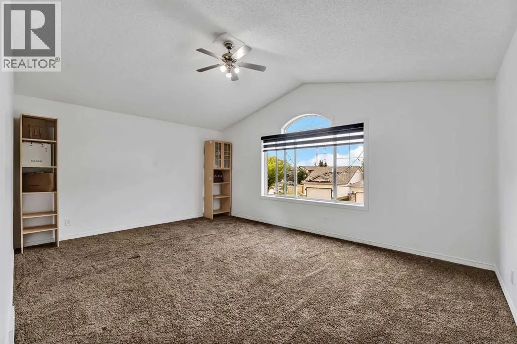 135 West Lakeview Passage