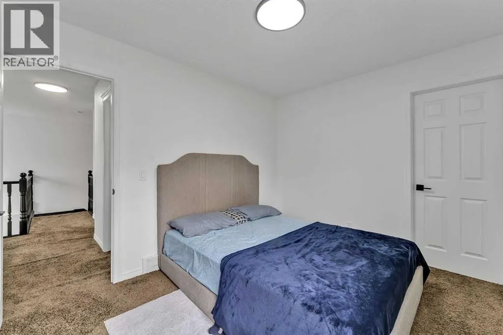 135 West Lakeview Passage