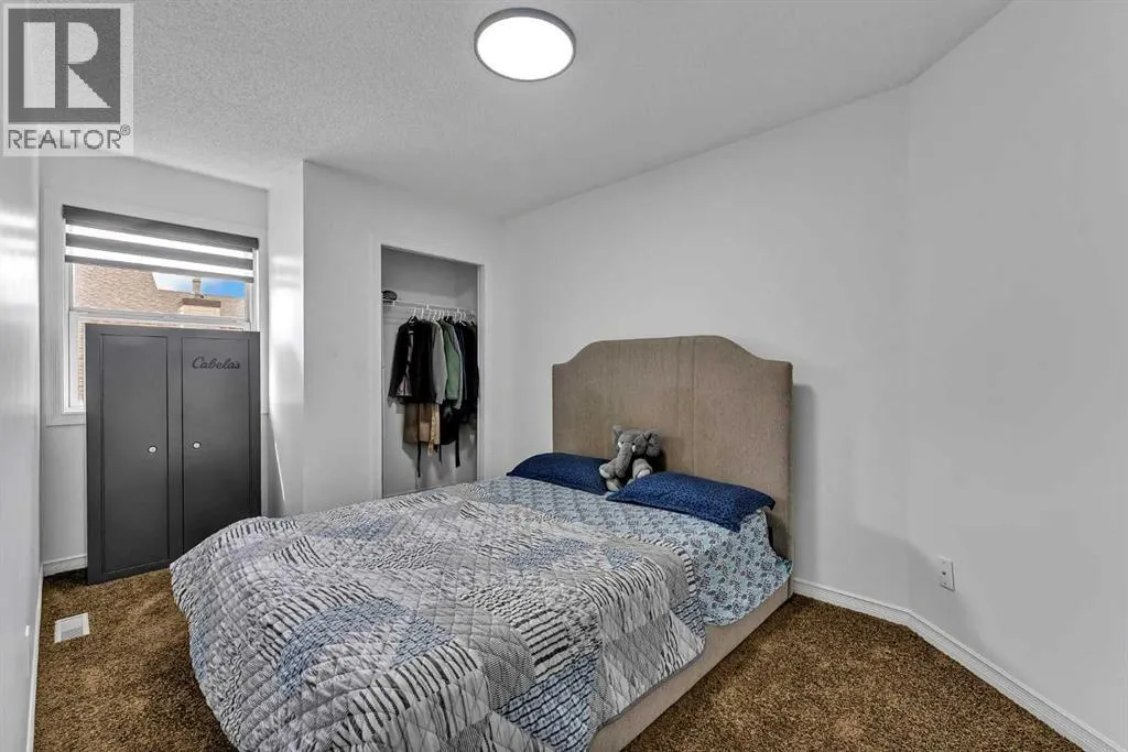 135 West Lakeview Passage