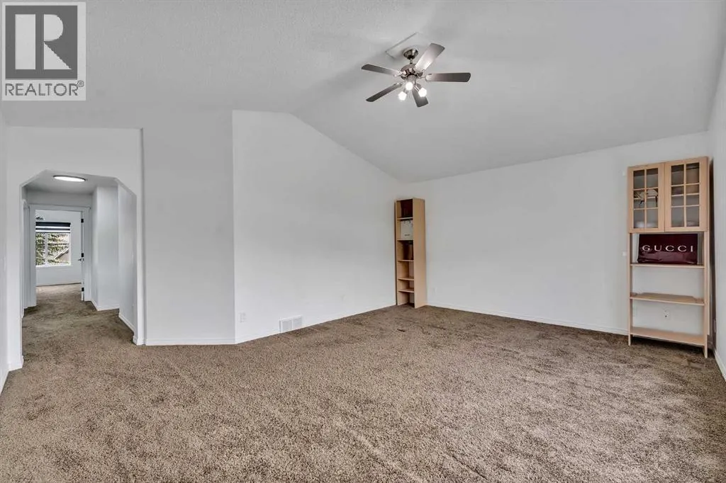 135 West Lakeview Passage