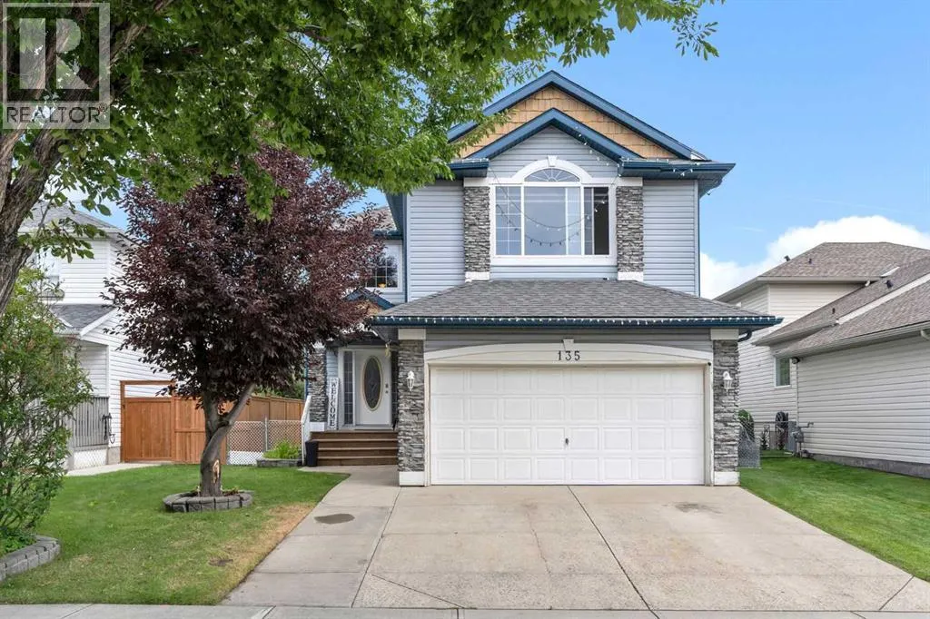 135 West Lakeview Passage