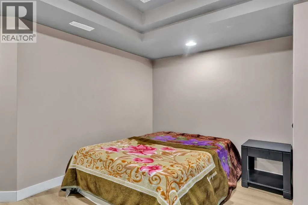 135 West Lakeview Passage