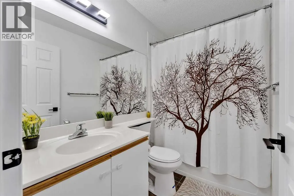 135 West Lakeview Passage