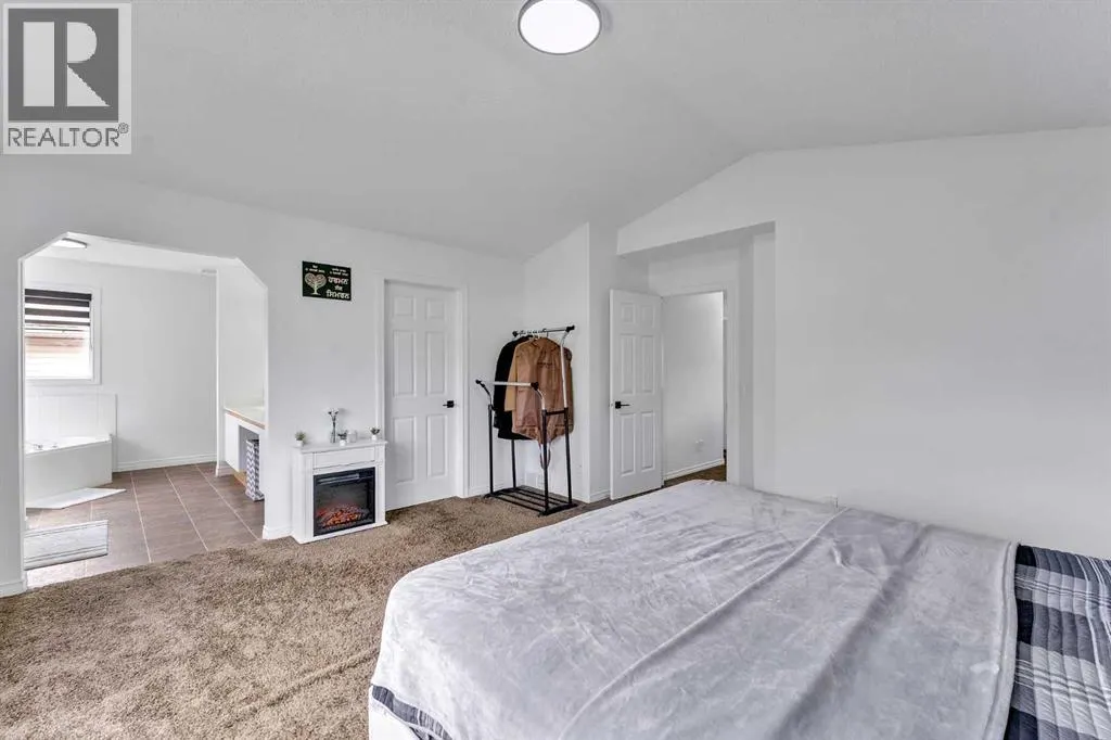 135 West Lakeview Passage