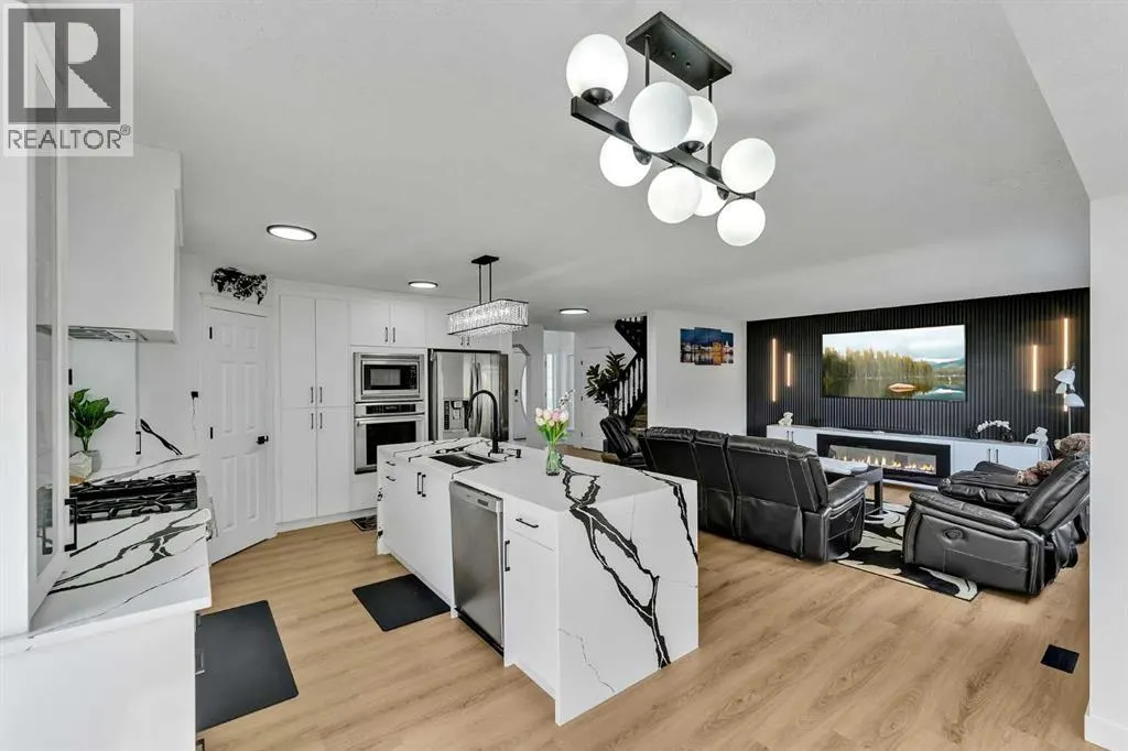 135 West Lakeview Passage