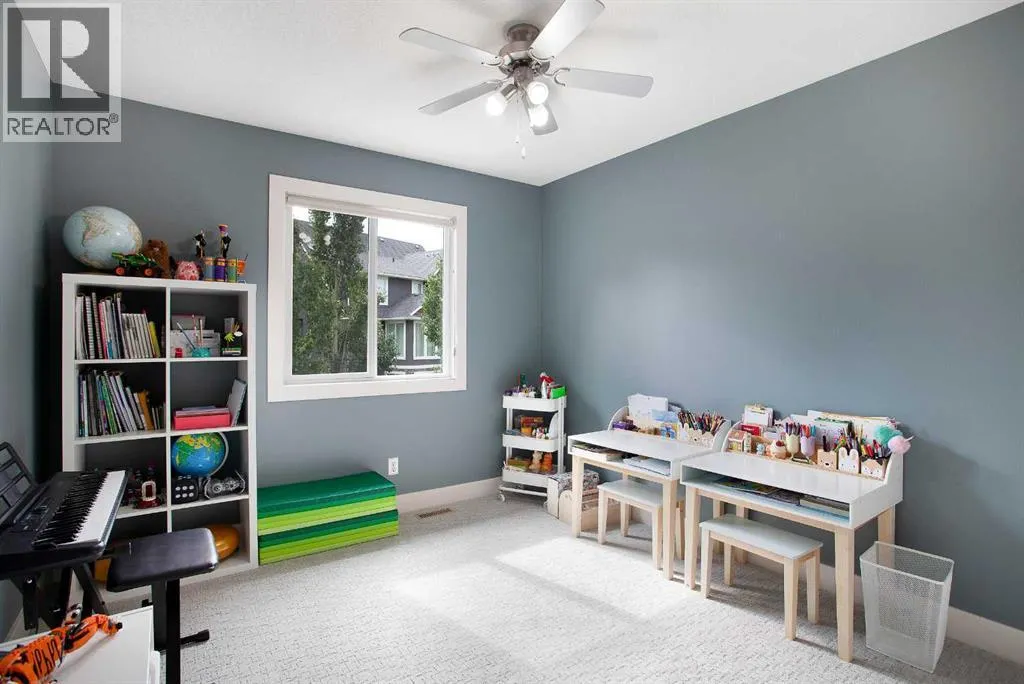 216 Mahogany Bay SE