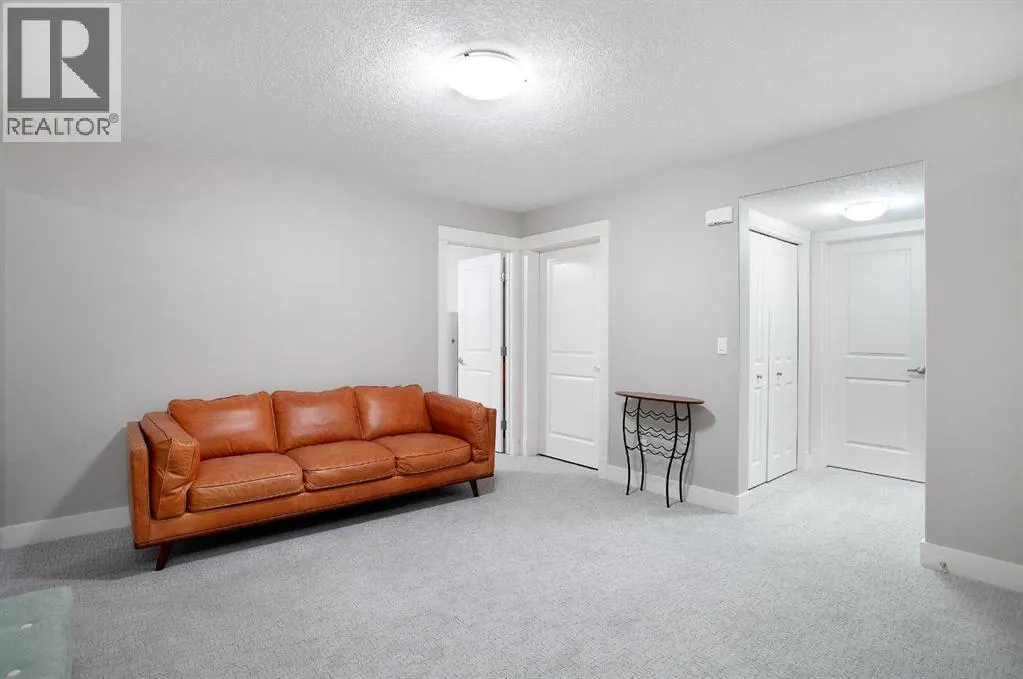 216 Mahogany Bay SE