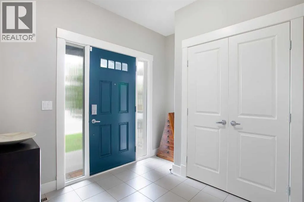 216 Mahogany Bay SE