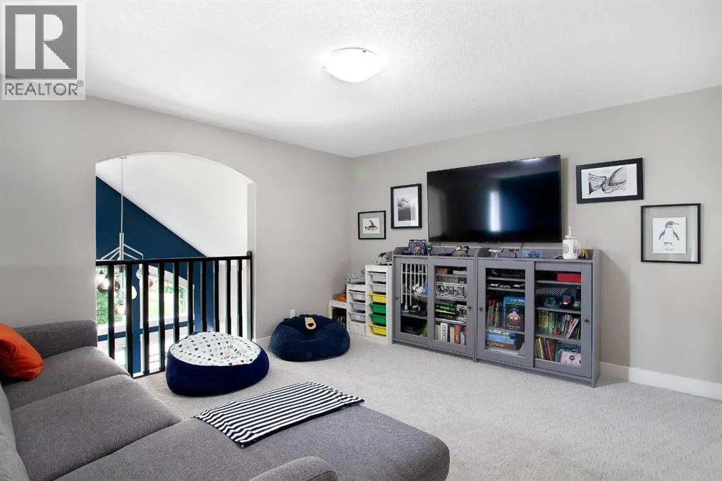 216 Mahogany Bay SE