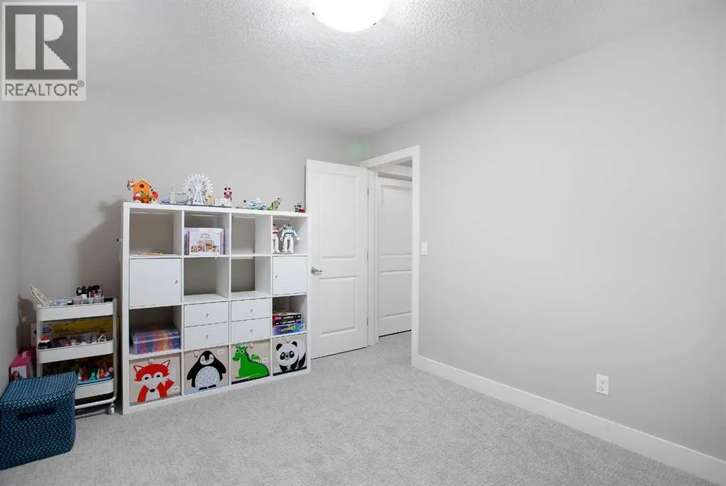 216 Mahogany Bay SE