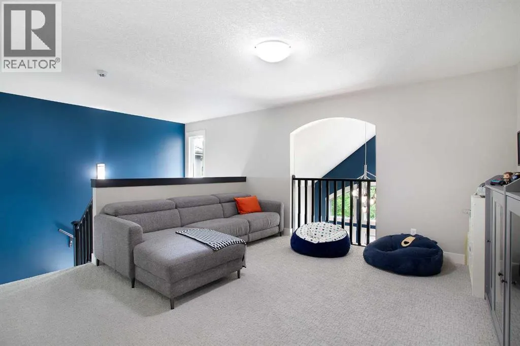 216 Mahogany Bay SE