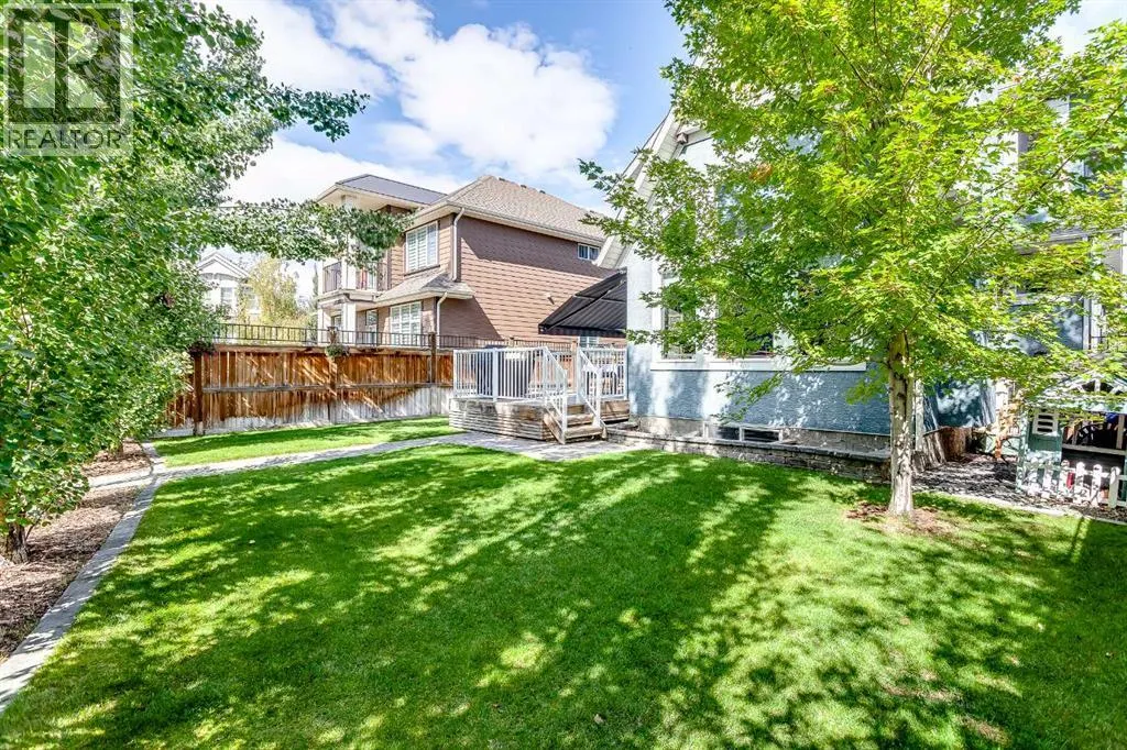216 Mahogany Bay SE