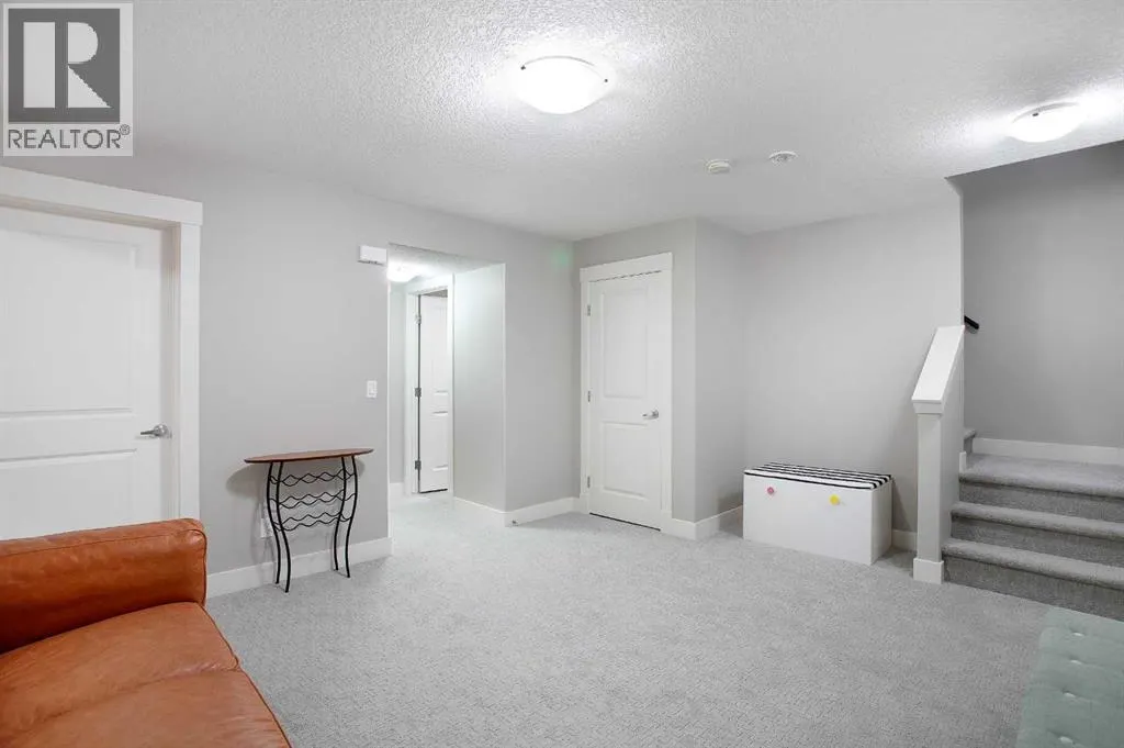 216 Mahogany Bay SE