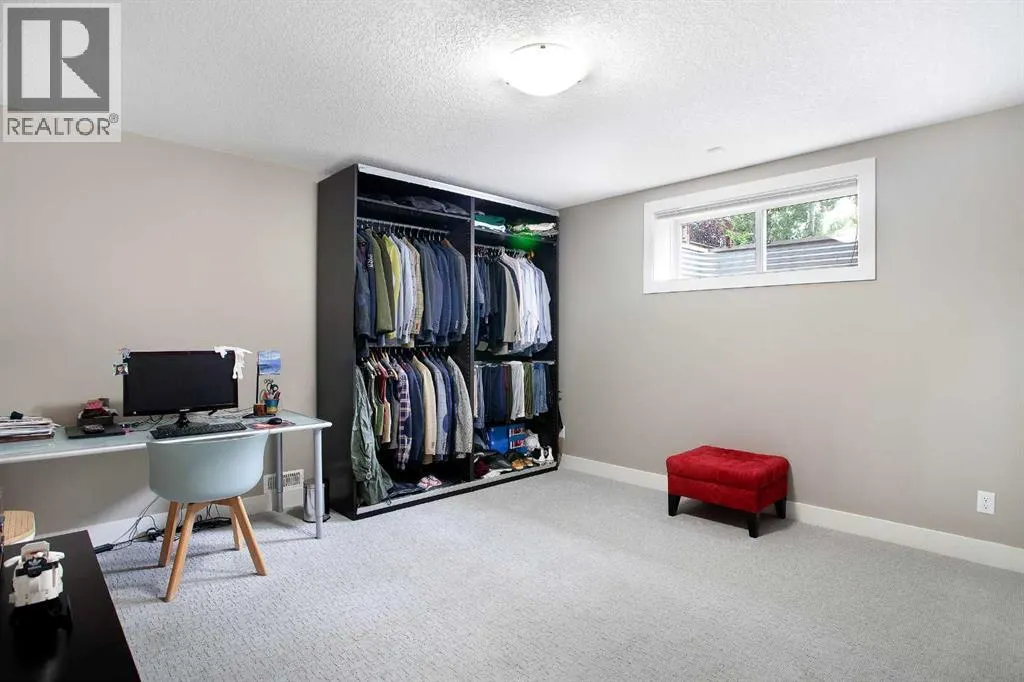216 Mahogany Bay SE