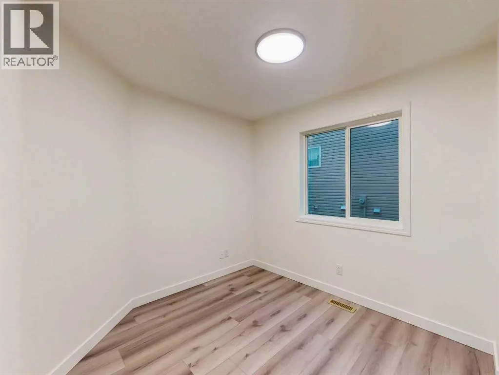 289 Canals Circle SW