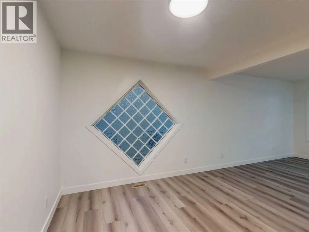 289 Canals Circle SW