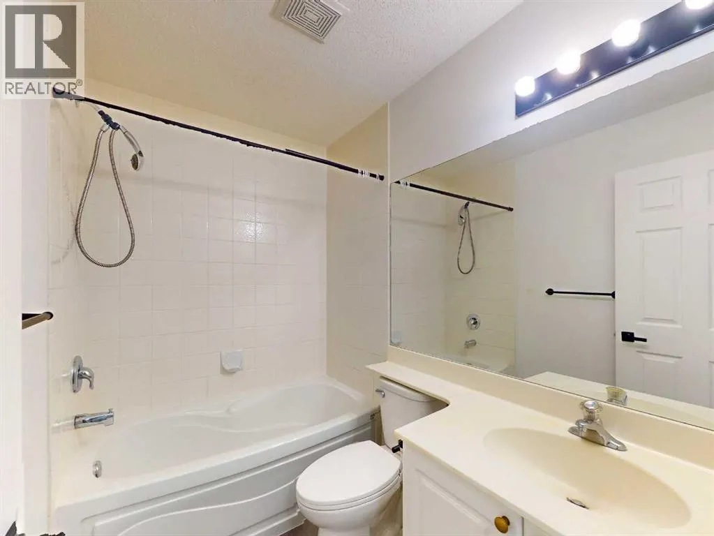 289 Canals Circle SW
