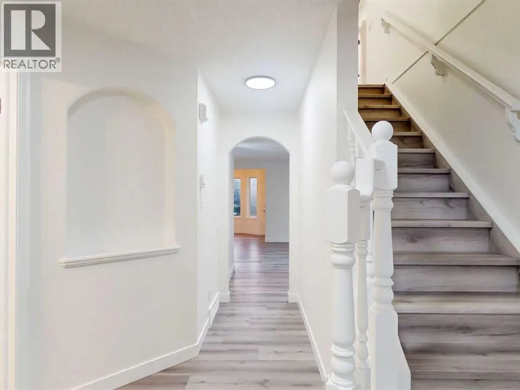 289 Canals Circle SW
