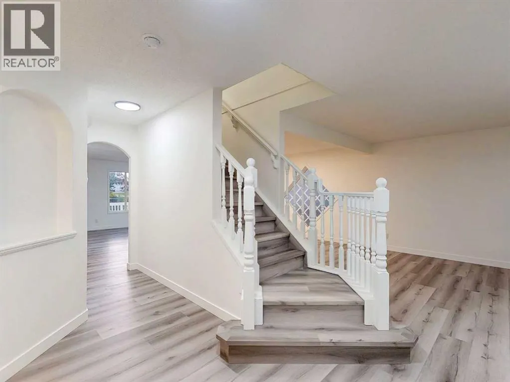 289 Canals Circle SW