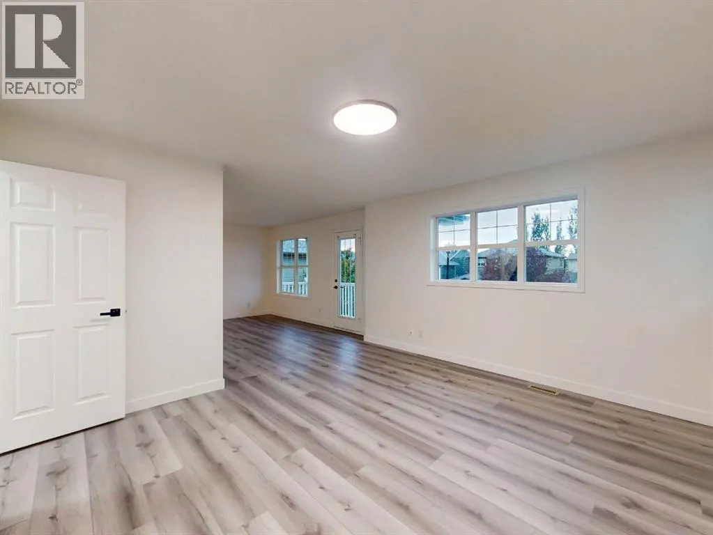289 Canals Circle SW