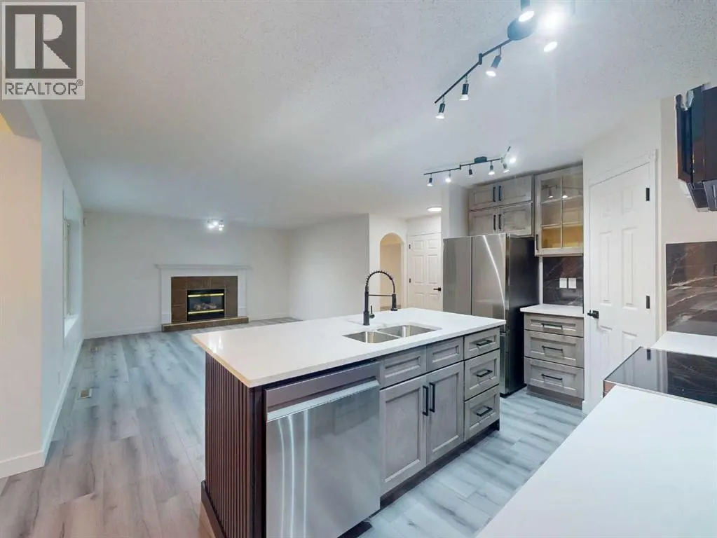 289 Canals Circle SW