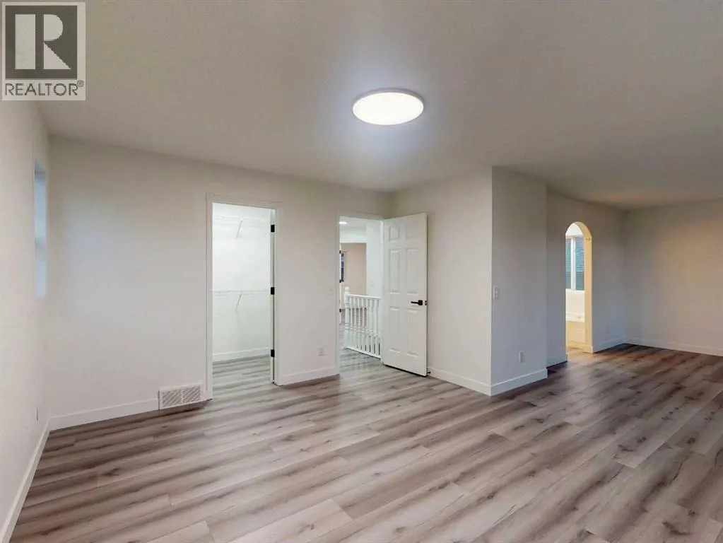 289 Canals Circle SW