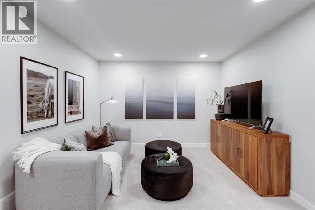 112 Sundown Crescent