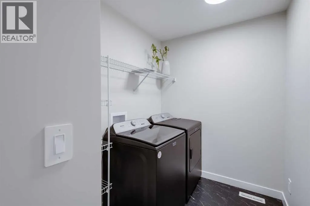 112 Sundown Crescent