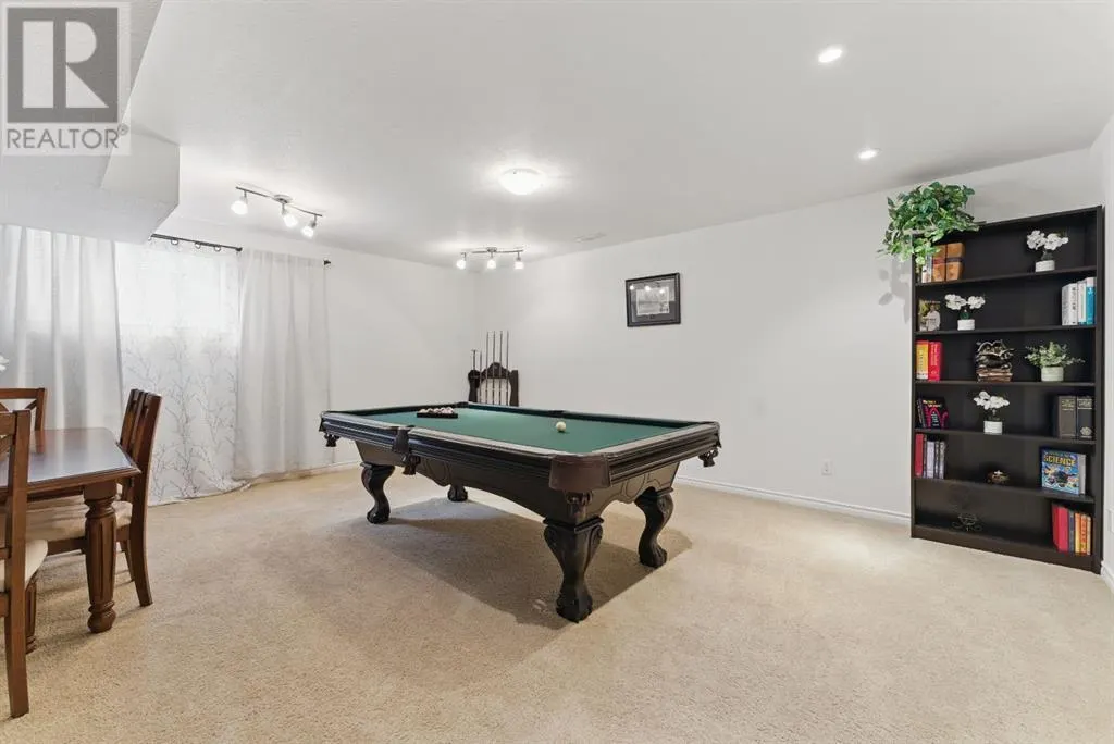 327 Cranleigh View SE