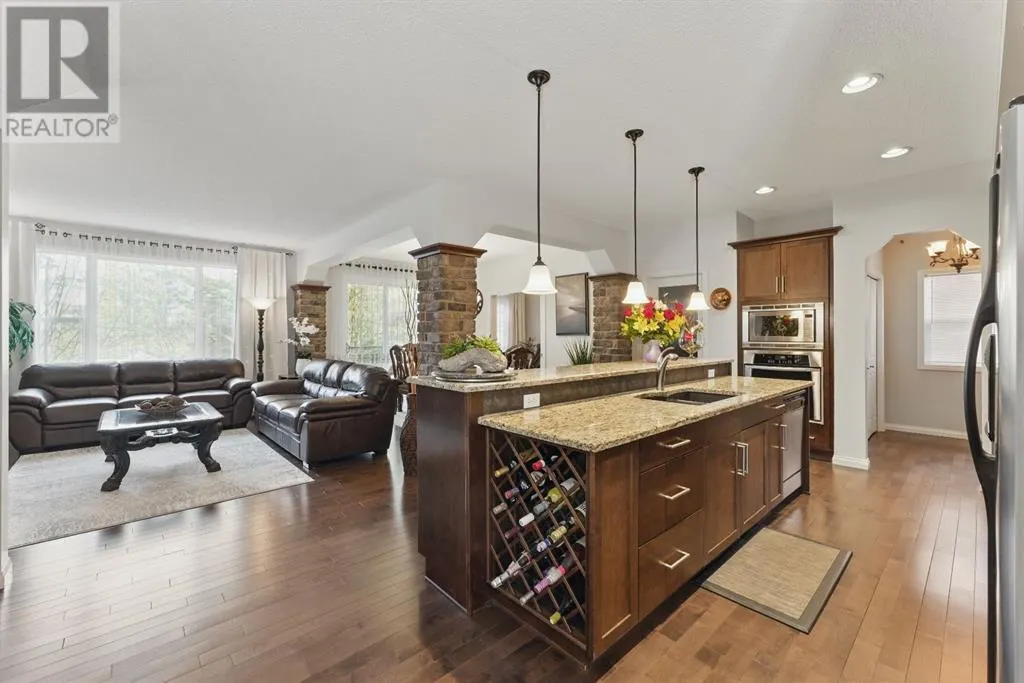 327 Cranleigh View SE