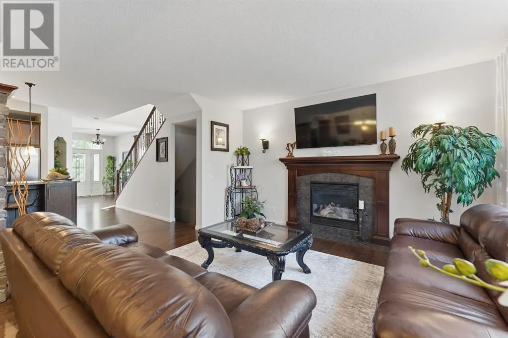 327 Cranleigh View SE
