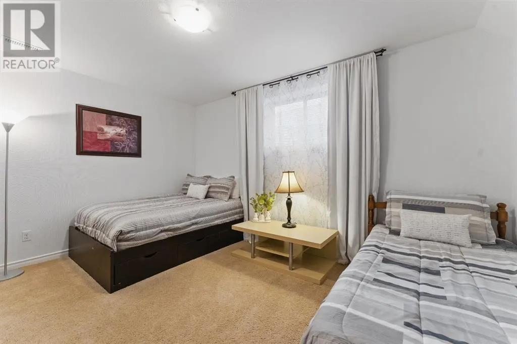 327 Cranleigh View SE