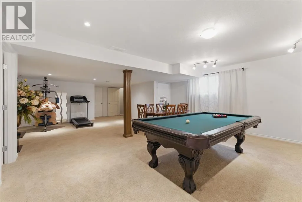 327 Cranleigh View SE
