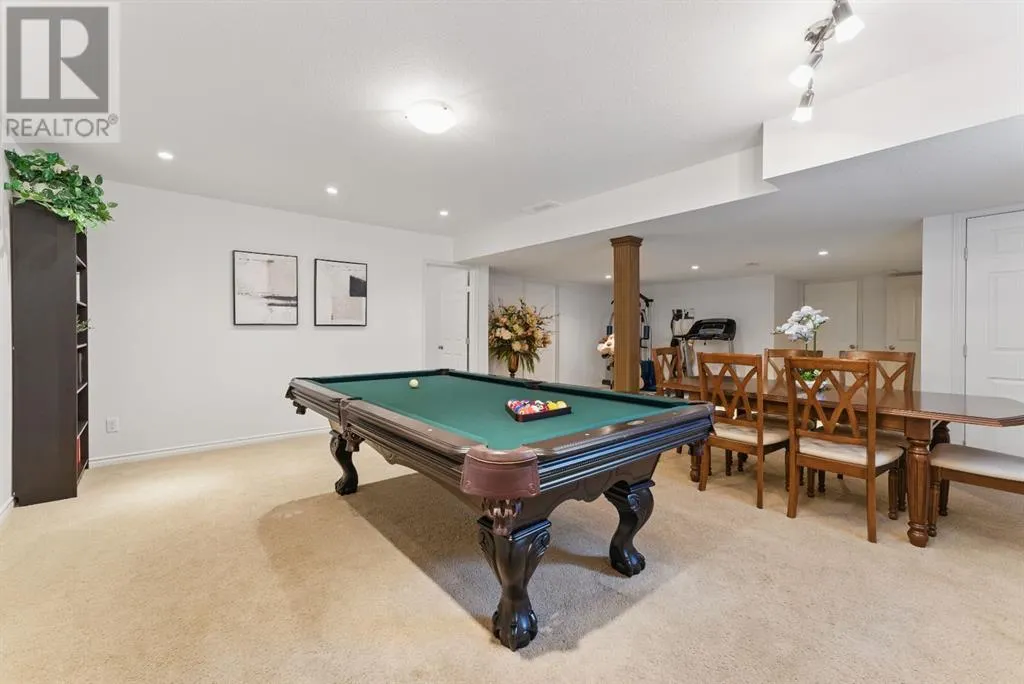 327 Cranleigh View SE