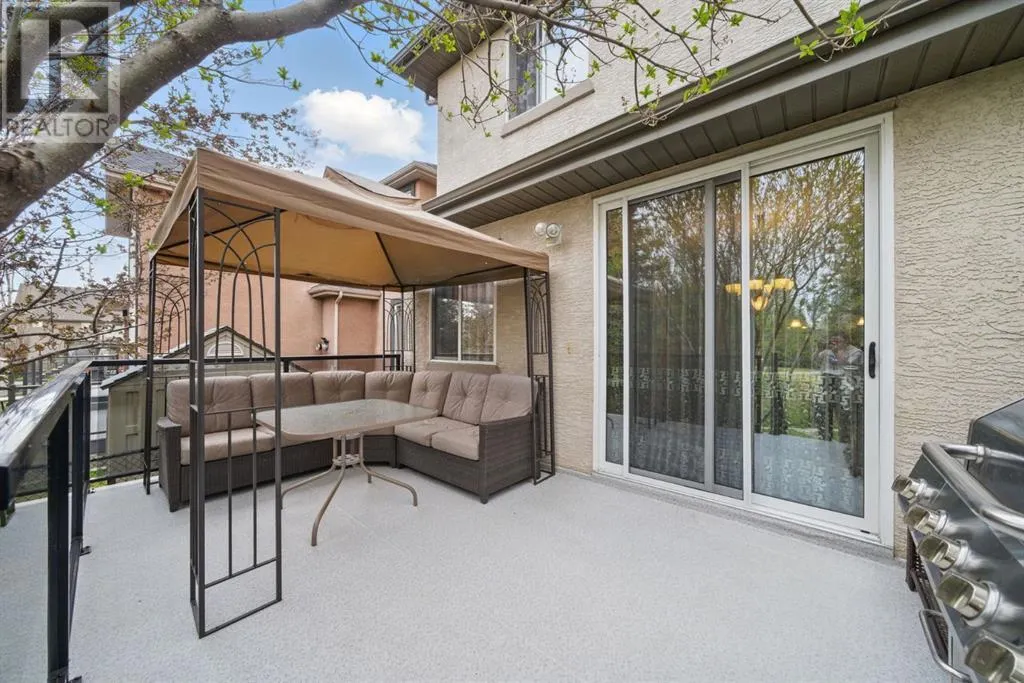 327 Cranleigh View SE