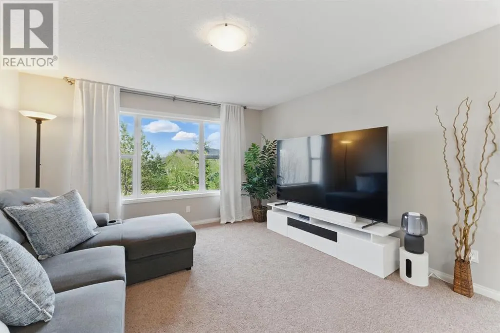 327 Cranleigh View SE