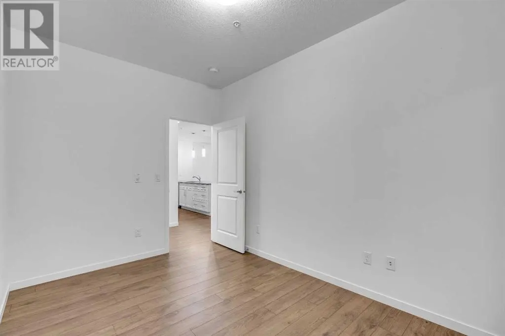 220, 30 Mahogany Mews SE